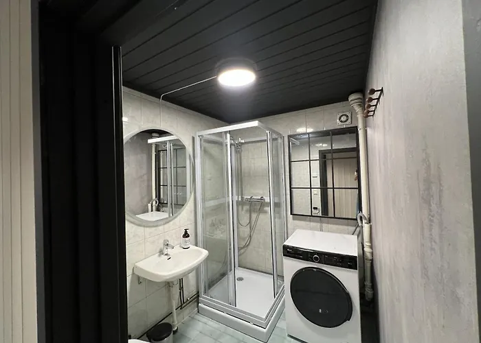 In Mainstreet Apartment